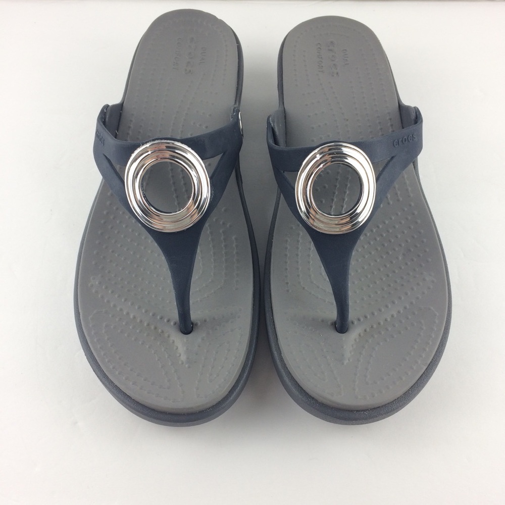 Crocs Women’s Sanrah Beveled Circle Wedge Sandal